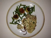 Filetbraten vom Rind, auf Sellerie, Kartoffelscones, grünen Bohnen und Pilzsahnesauce - Rezept - Bild Nr. 456