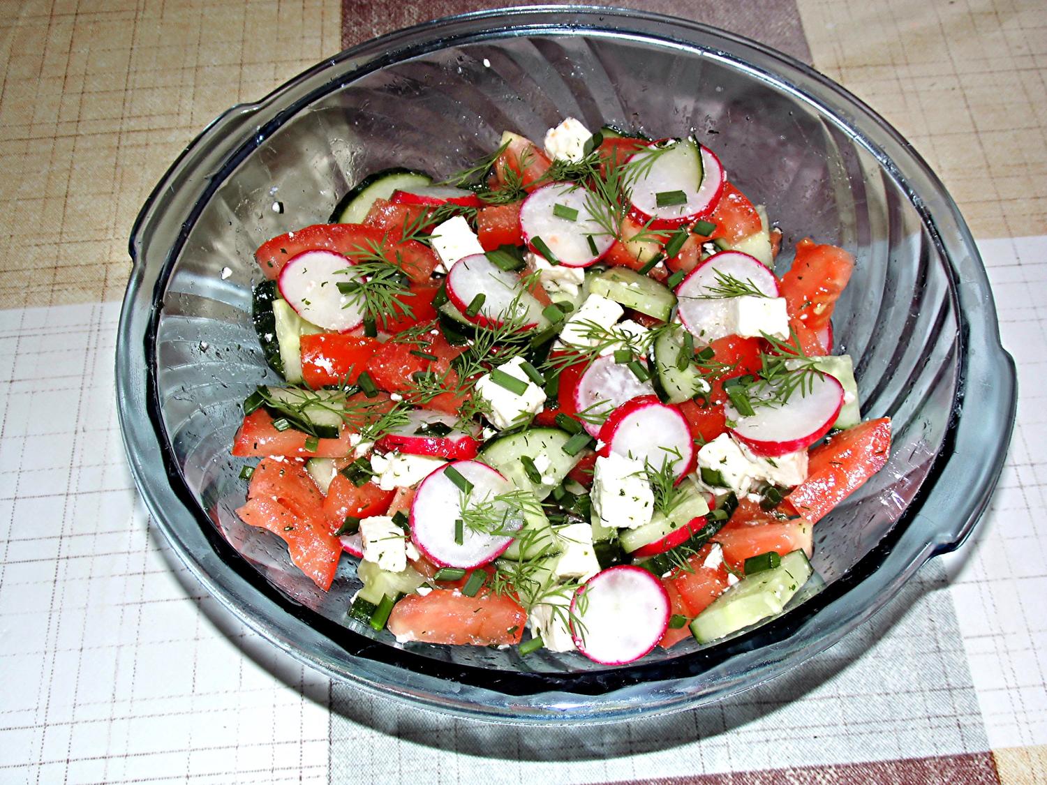 Tomaten Gurken Radieschen Salat Rezept Kochbar De