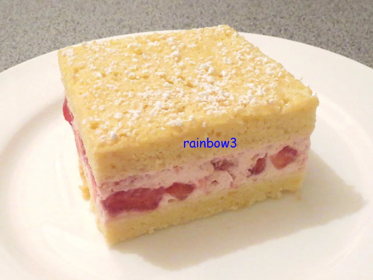 Rezept: Backen: Erdbeer-Sahne-Schnitten Bild Nr. 464 Backen: Erdbeer-Sahne-Schnitten - Rezept - Bild Nr. 464
