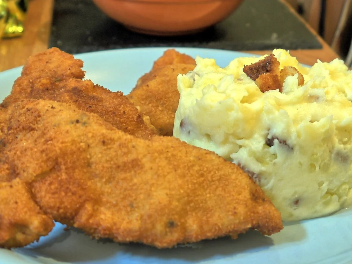 Piri-Piri-Schnitzelchen mit Knusprigem Kartoffel-Pecorino-Stampf - Rezept - Bild Nr. 508