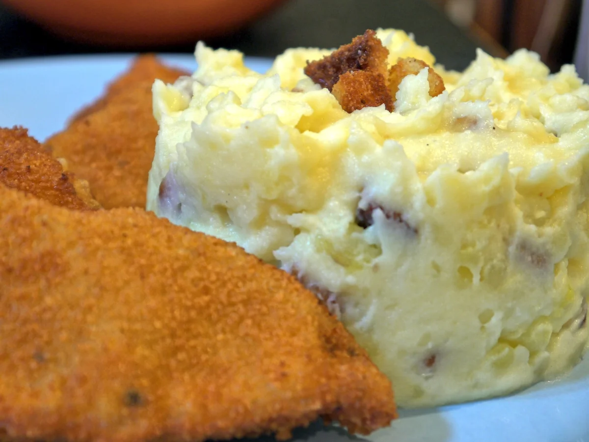 Piri-Piri-Schnitzelchen mit Knusprigem Kartoffel-Pecorino-Stampf - Rezept - Bild Nr. 509