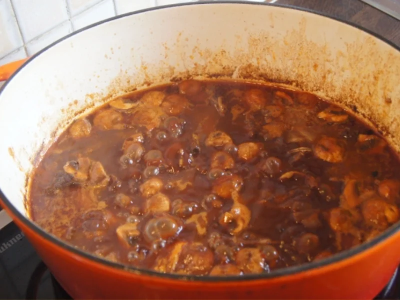 Rezept: Coq au vin mit Kräuter-Drillingen Bild Nr. 492 Coq au vin mit Kräuter-Drillingen - Rezept - Bild Nr. 492