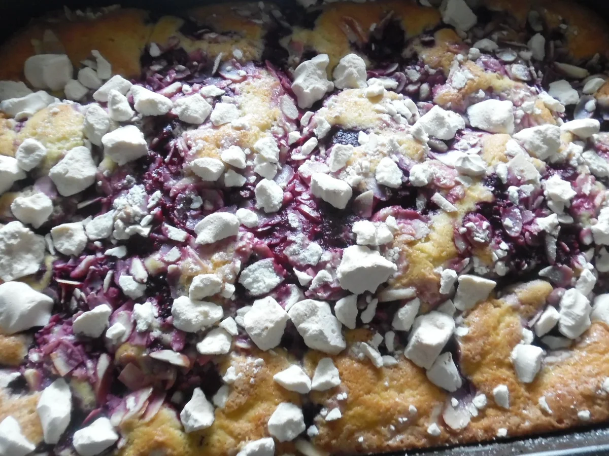 Rezept: Sahne-Himbeer-Schnitte Bild Nr. 520 Sahne-Himbeer-Schnitte - Rezept - Bild Nr. 520