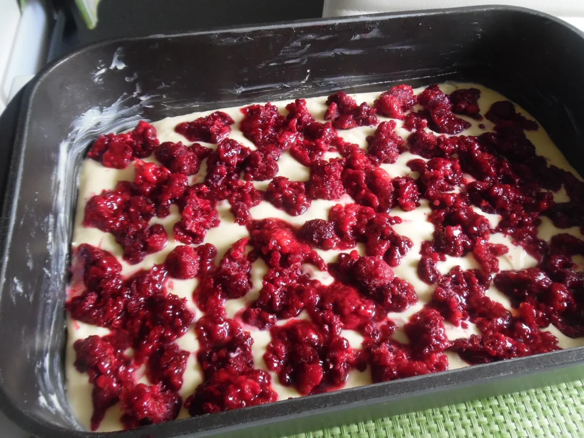 Rezept: Sahne-Himbeer-Schnitte Bild Nr. 522 Sahne-Himbeer-Schnitte - Rezept - Bild Nr. 522