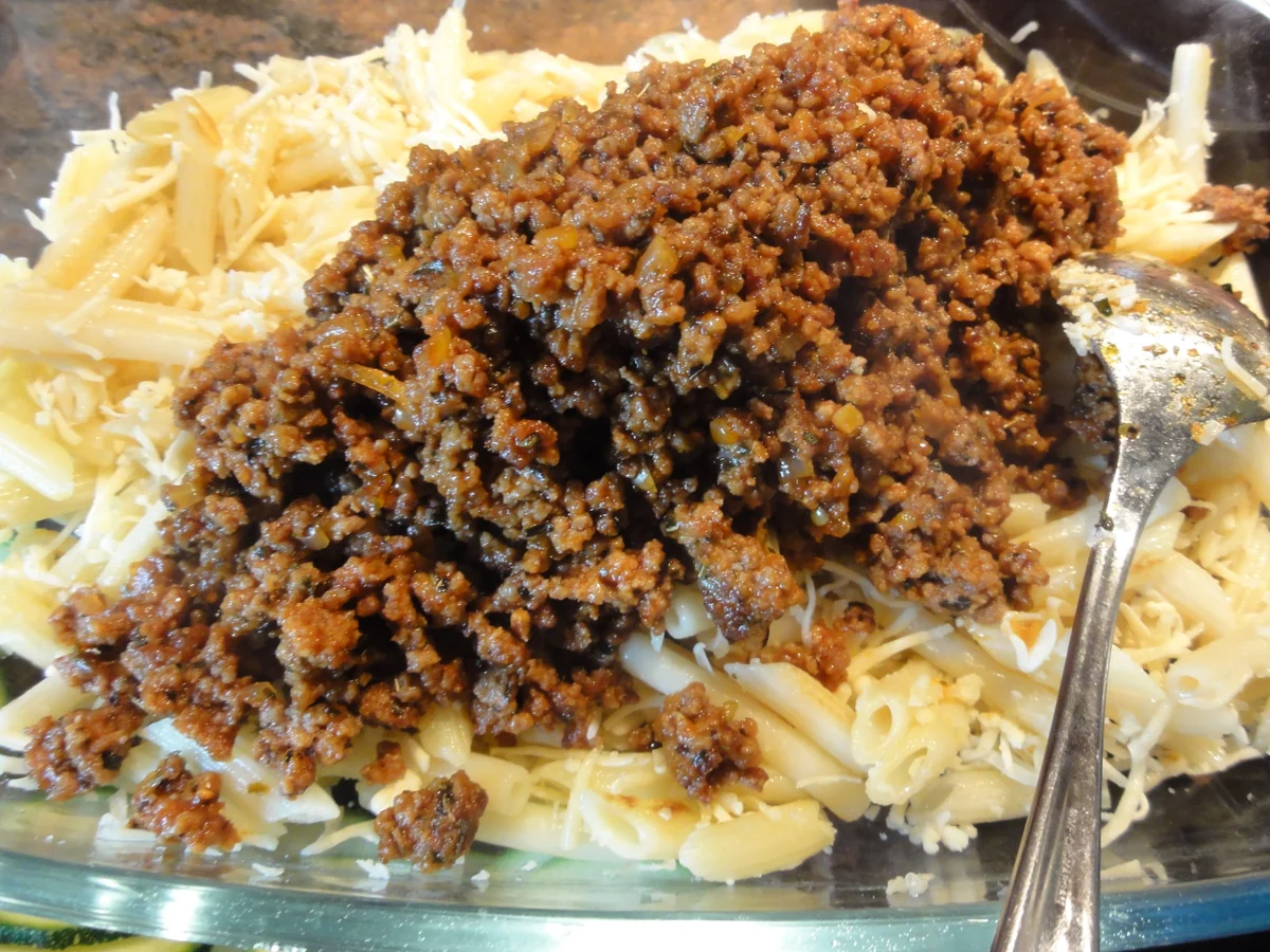 Nudeln:   MINI - PENNE - HACK - AUFLAUF - Rezept - Bild Nr. 524