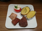 Dreierlei Fleisch an Grillkartoffel mit Schmand, Kräuter- und Orangen-Ingwerbutter - Rezept - Bild Nr. 572