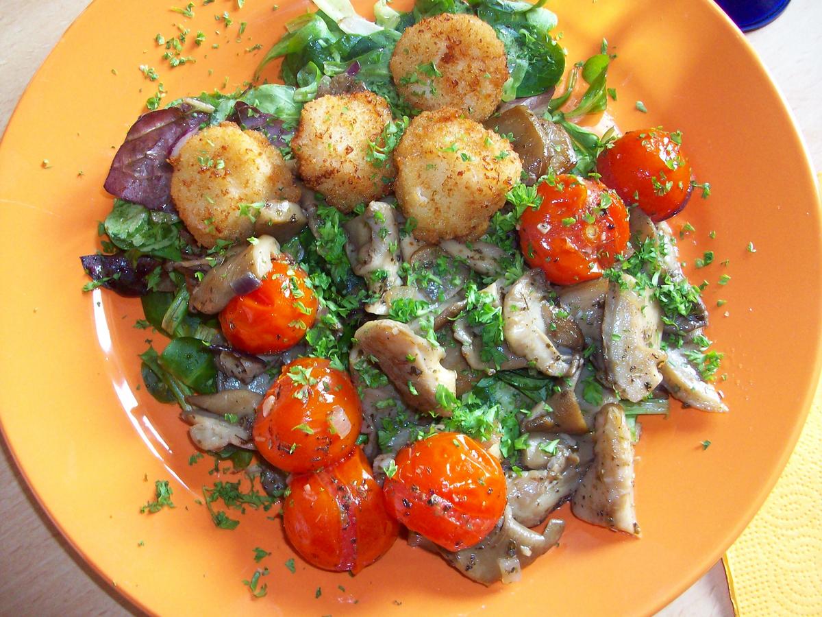 Jakobsmuscheln auf Salatbeet mit Granatapfel Sauce - Rezept - Bild Nr. 521