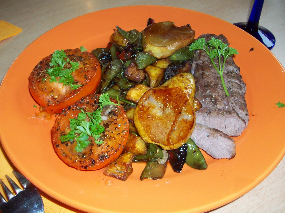 Lamm mit Zuckerschoten und karamellisierter Birne - Rezept - Bild Nr. 521