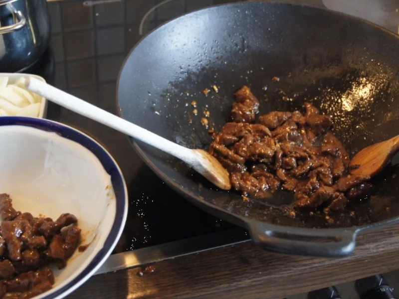 Rindfleisch-Brokkoli-Wok mit Reis - Rezept - Bild Nr. 554