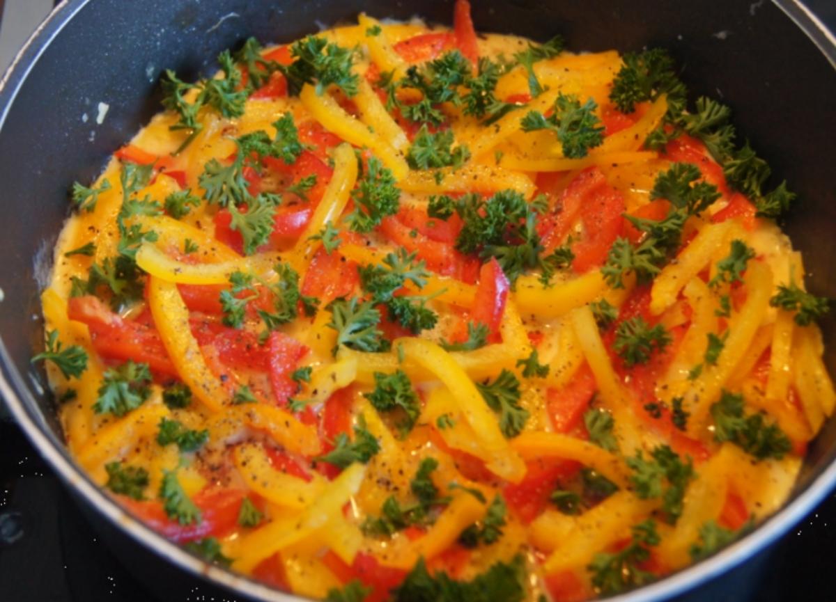 Zucchini-Paprika-Omelett - Rezept mit Bild - kochbar.de