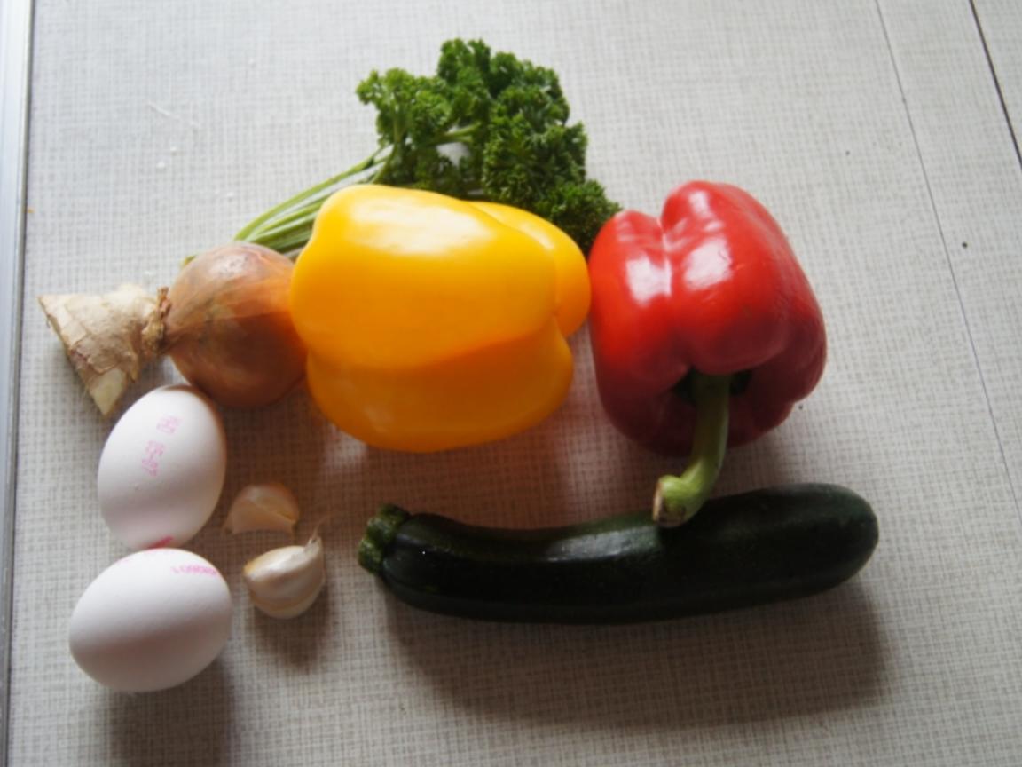 Zucchini Paprika Omelett - einfach - von MausVoh Zucchini Paprika Omelett - einfach - von MausVoh