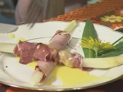 Rezept: Ich find' Spargel toll - Spargelrรถllchen mit Sauce Hollandaise (Guildo Horn) Bild Nr. 572 Ich find' Spargel toll - Spargelrรถllchen mit Sauce Hollandaise (Guildo Horn) - Rezept - Bild Nr. 572