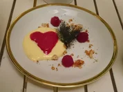 Rezept: Feine Vanille-Zimtcreme mit Himbeergranitรฉ und Butterstreuseln Bild Nr. 572 Feine Vanille-Zimtcreme mit Himbeergranitรฉ und Butterstreuseln - Rezept - Bild Nr. 572