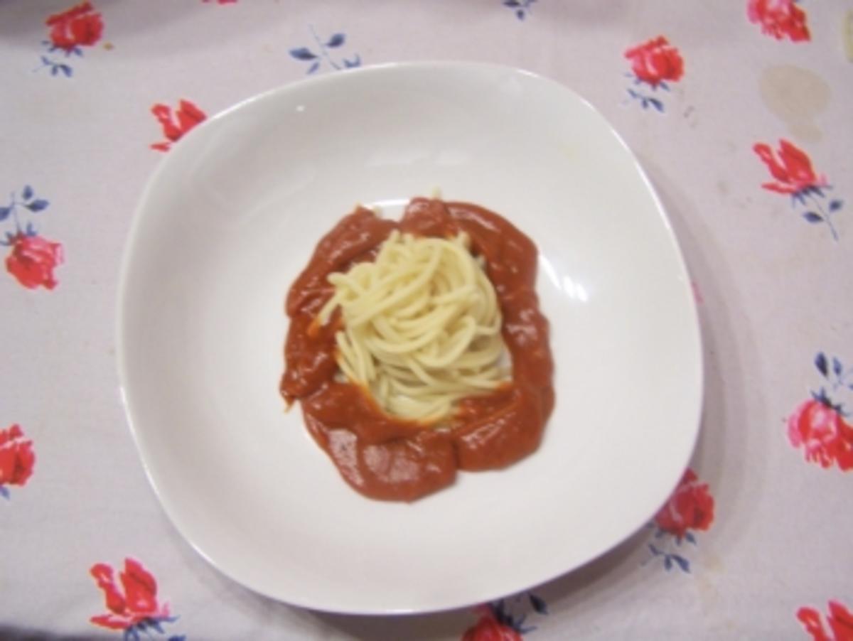 Spagetti mit Tomatensauce - Rezept