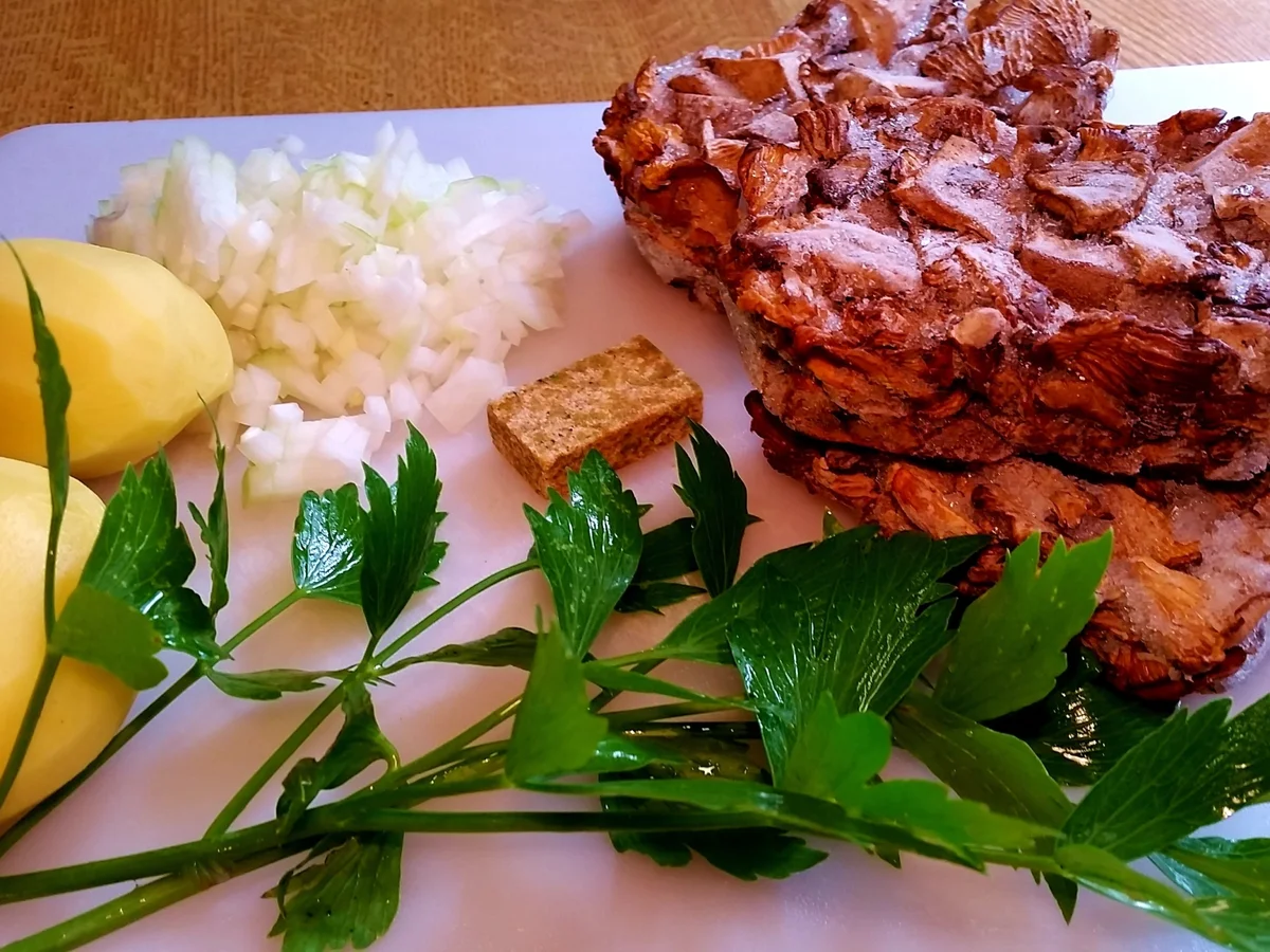 Pfifferlings-Cremesuppe ... - Rezept - Bild Nr. 573