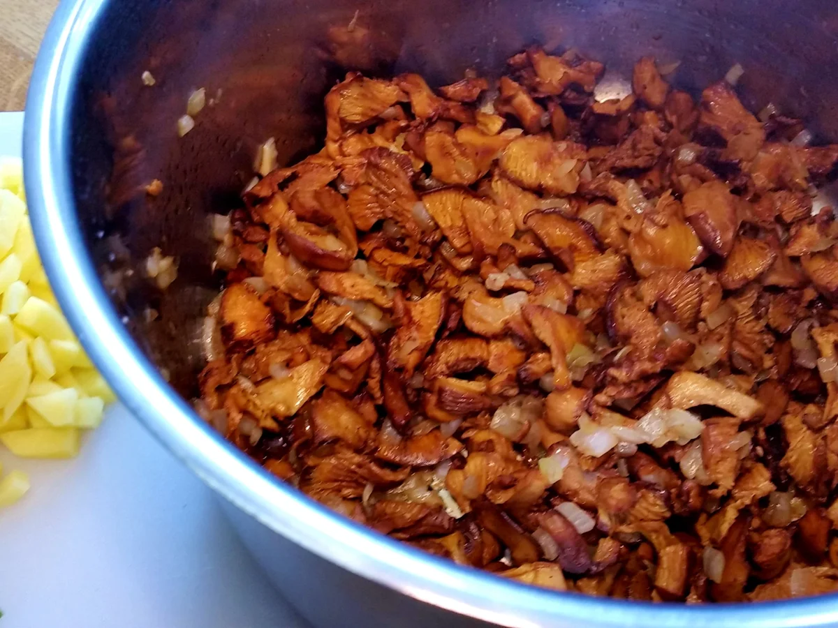 Pfifferlings-Cremesuppe ... - Rezept - Bild Nr. 574