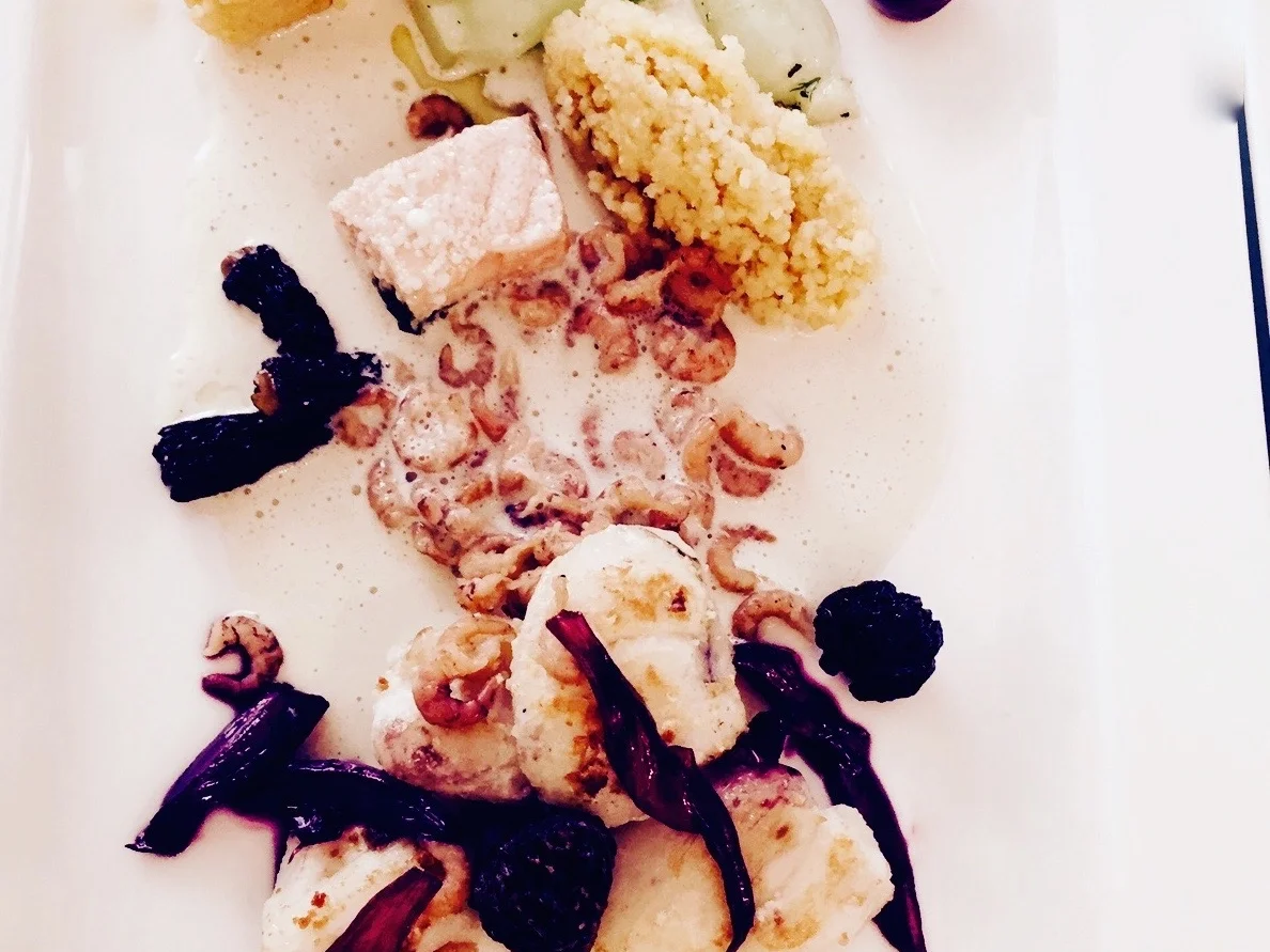 Rezept: Seeteufelbäckchen-Lachs mit Gemüse-Chili-Couscous Seeteufelbäckchen-Lachs mit Gemüse-Chili-Couscous - Rezept