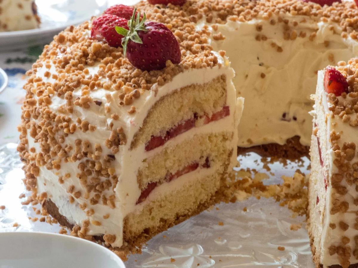 Rezept: Kuchen: Frankfurter Kranz mit Erdbeeren Bild Nr. 3624 Kuchen: Frankfurter Kranz mit Erdbeeren - Rezept - Bild Nr. 3624