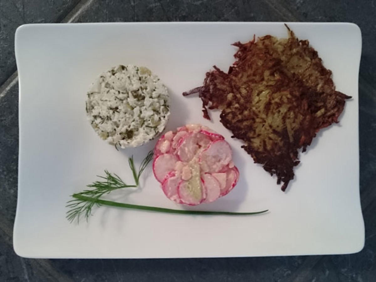 Bilder für Tatar von der Forelle, Apfel-Radieschen-Salat mit westfälischen Reibeküchlein - Rezept