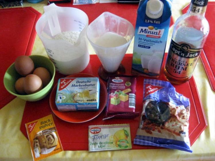 Marzipan Gugelhupf mit Sultaninen - schnell & einfach - von manschie Marzipan Gugelhupf mit Sultaninen - schnell & einfach - von manschie