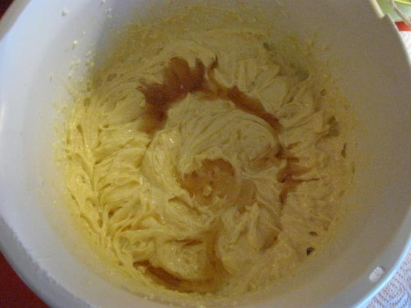 Marzipan Gugelhupf mit Sultaninen - schnell &amp; einfach - von manschie