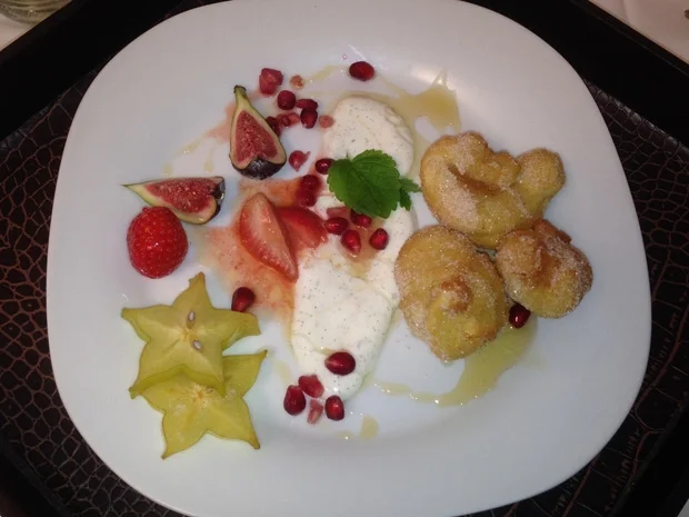 Ausgebackenes Hefegebäck mit Honigsirup - Rezept - Bild Nr. 127