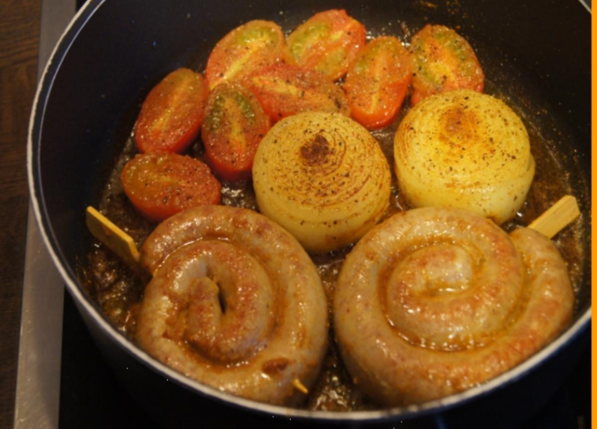 Fränkische Bratwurstschnecke mit Currysauce und Beilagen - Rezept - Bild Nr. 135