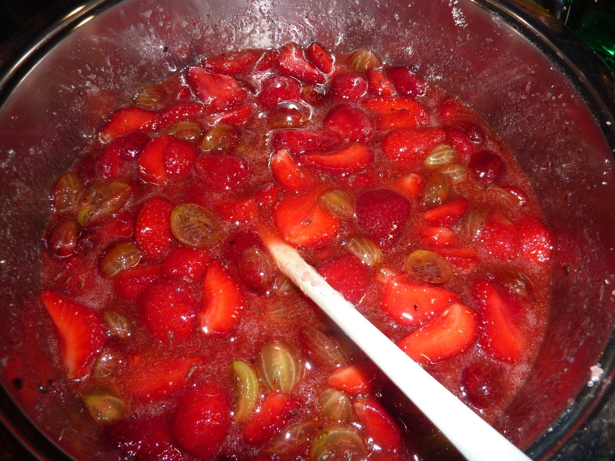 Marmelade: Erdbeer-Stachelbeerkonfitüre - Rezept - Bild Nr. 140