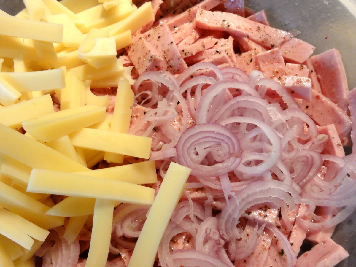 Rezept: Snack: WURSTSALAT, schmeckt auch an heißen Tagen Bild Nr. 150 Snack: WURSTSALAT, schmeckt auch an heißen Tagen - Rezept - Bild Nr. 150