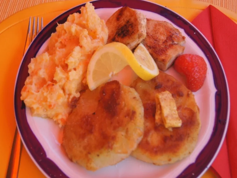 Puten-Ministeaks mit Kohlrabischnitzel und Möhren-Sellerie-Kartoffelstampf - Rezept - Bild Nr. 153