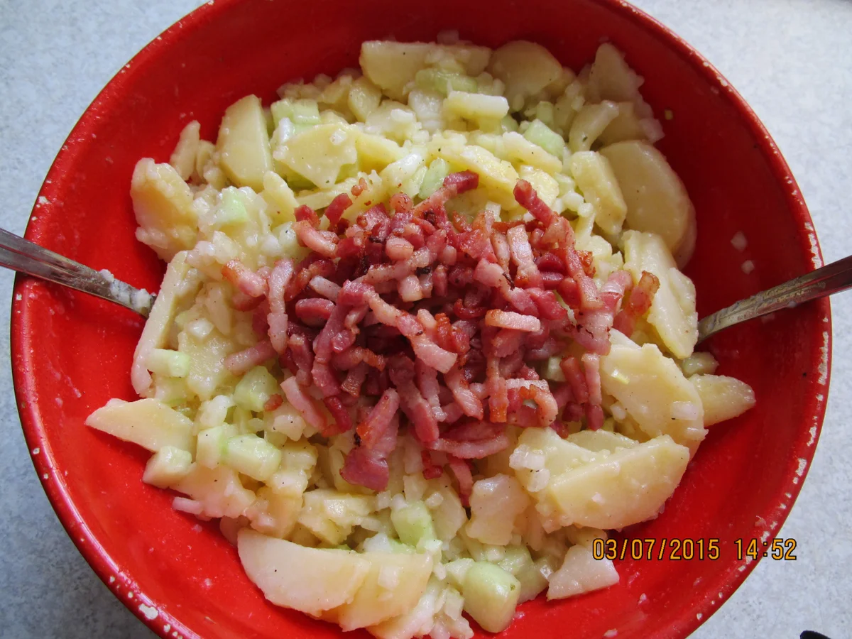 Rezept: sommerlicher Kartoffelsalat ohne Majo wegen der Wärme Bild Nr. 156 sommerlicher Kartoffelsalat ohne Majo wegen der Wärme - Rezept - Bild Nr. 156