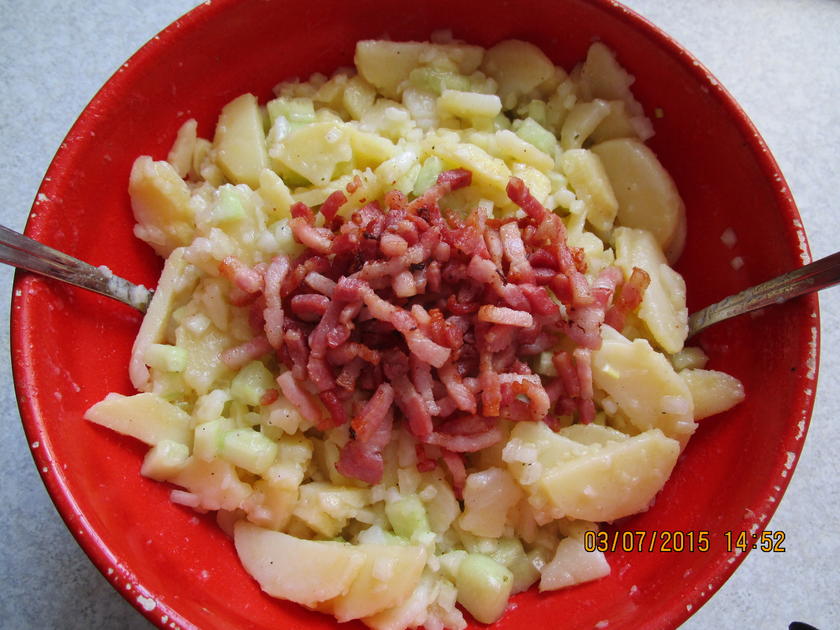 Sommerlicher Kartoffelsalat ohne Majo wegen der Wärme - einfach - von ...