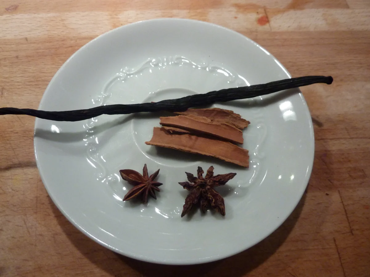 Rhabarber-Glace mit Kirschenkompott - Rezept - Bild Nr. 150