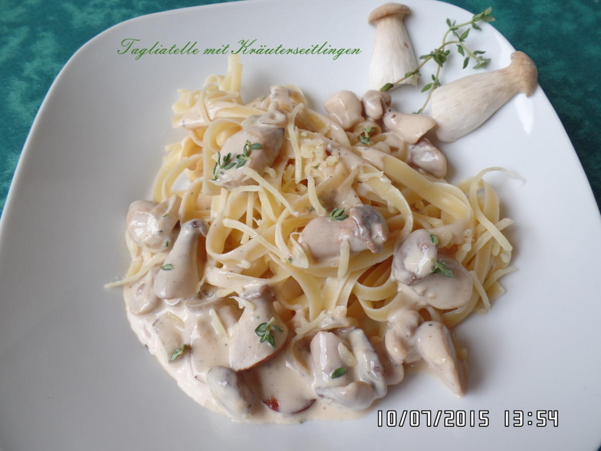 Bilder für Tagliatelle mit Kräuterseitlinge in Sahne-Gorgonzola - Rezept