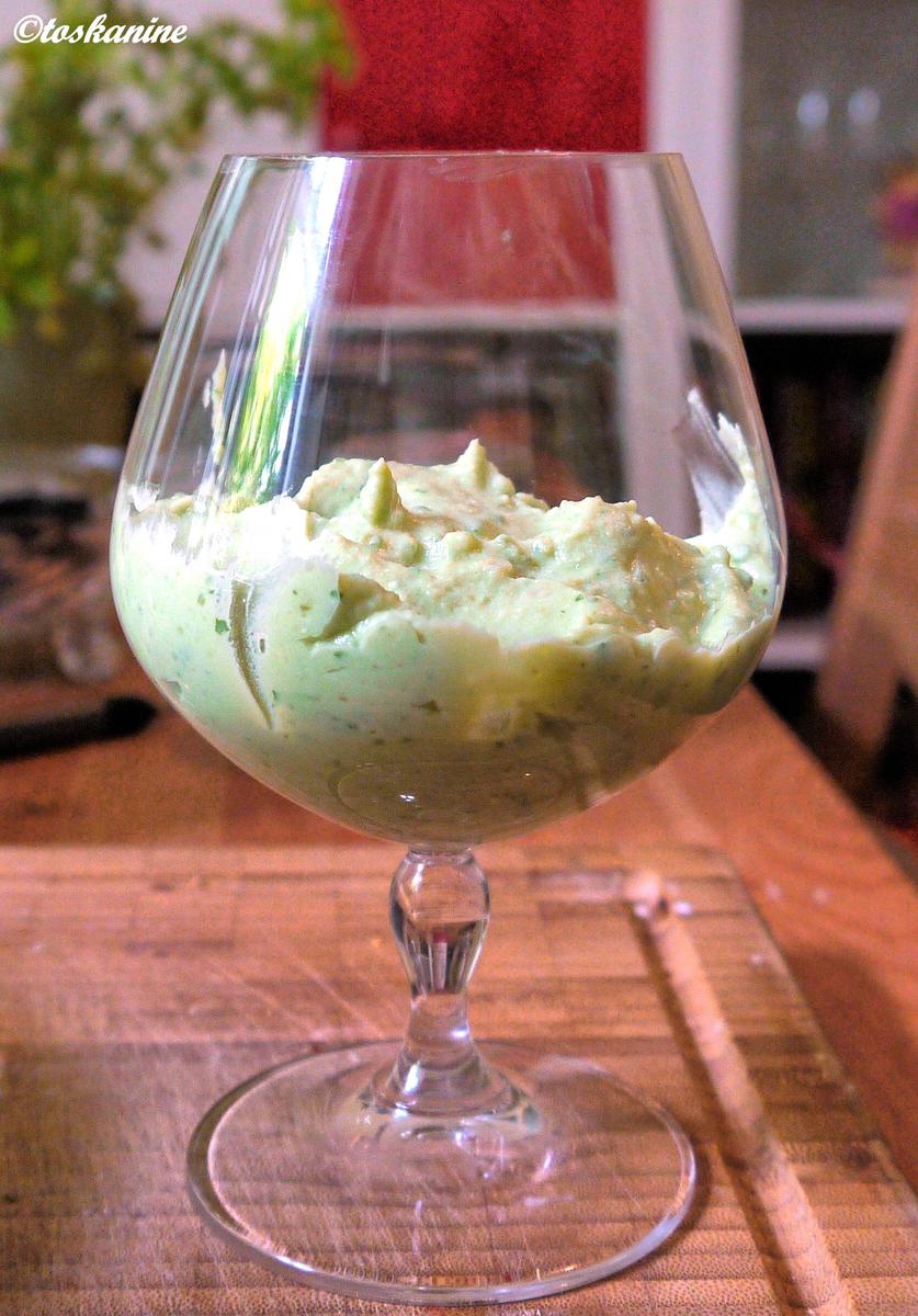 Avocado-Ricotto-Creme mit Zitronenmelisse und marinierte Erdbeeren - Rezept - Bild Nr. 181