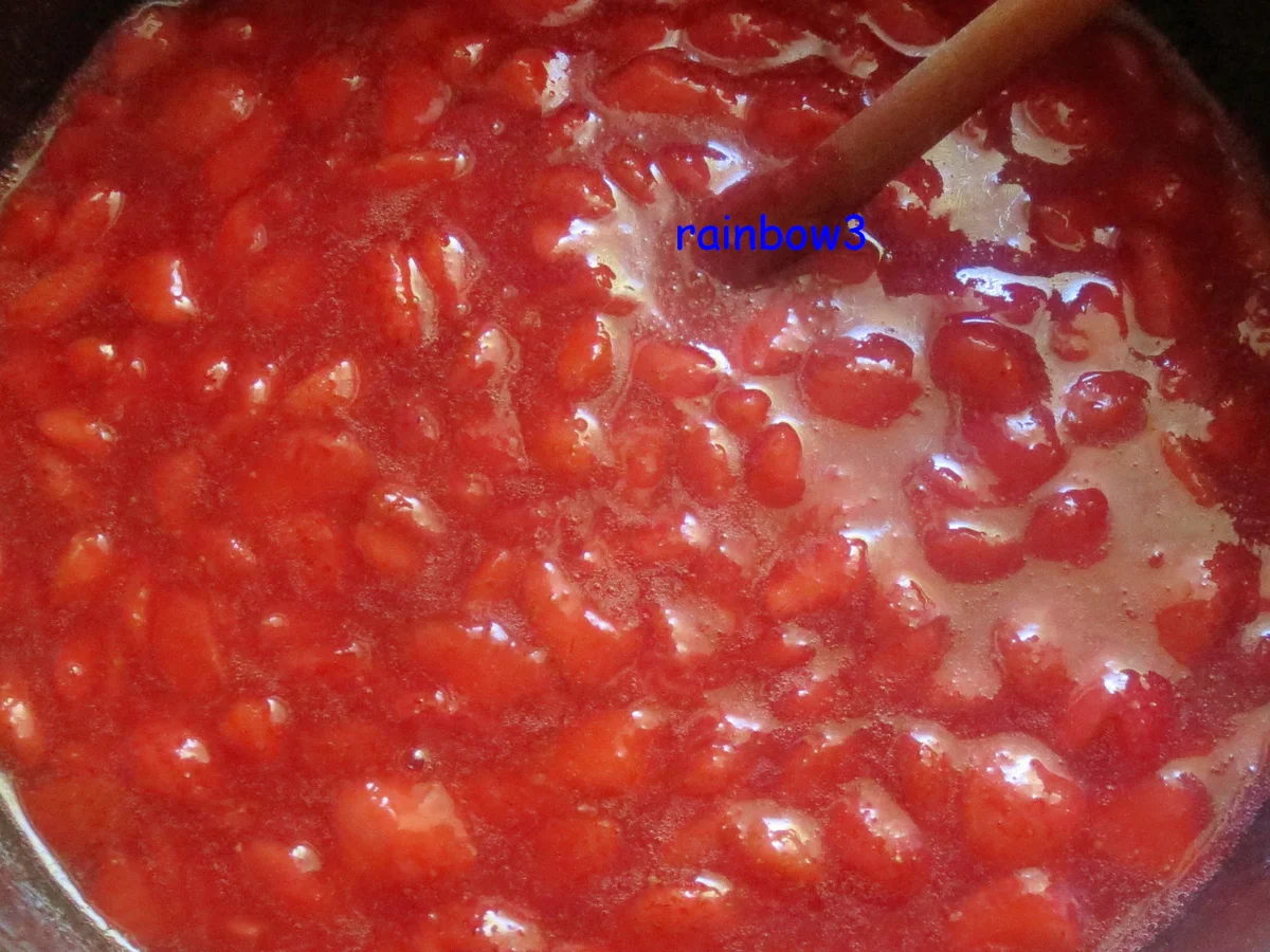 Rezept: Einmachen: Erdbeermarmelade mit großen Stücken Bild Nr. 217 Einmachen: Erdbeermarmelade mit großen Stücken - Rezept - Bild Nr. 217