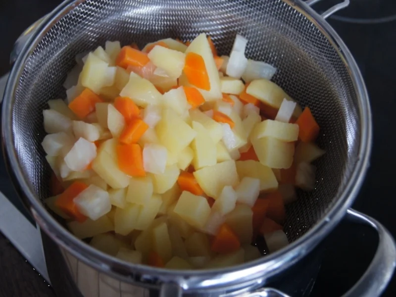Schlemmerfilet Bordelaise mit Rahm-Kohlrabi und Möhren-Sellerie-Kartoffelstampf - Rezept - Bild Nr. 234