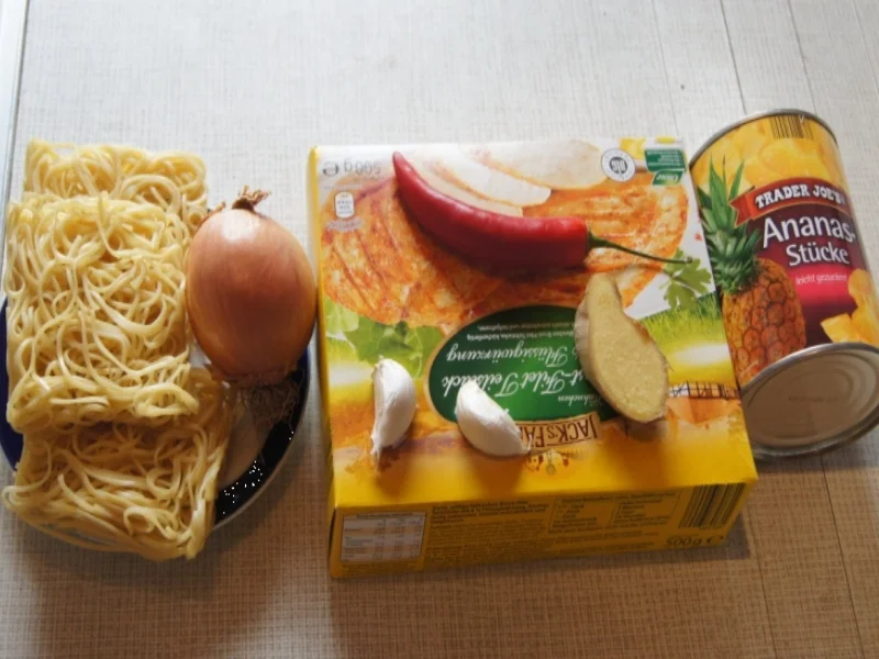 Rezept: Chinesische Nudeln süß-sauer im Wok mit Hähnchenbrustfilet und Ananas Bild Nr. 237 Chinesische Nudeln süß-sauer im Wok mit Hähnchenbrustfilet und Ananas - Rezept - Bild Nr. 237