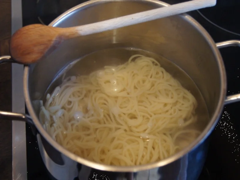 Rezept: Chinesische Nudeln süß-sauer im Wok mit Hähnchenbrustfilet und Ananas Bild Nr. 239 Chinesische Nudeln süß-sauer im Wok mit Hähnchenbrustfilet und Ananas - Rezept - Bild Nr. 239