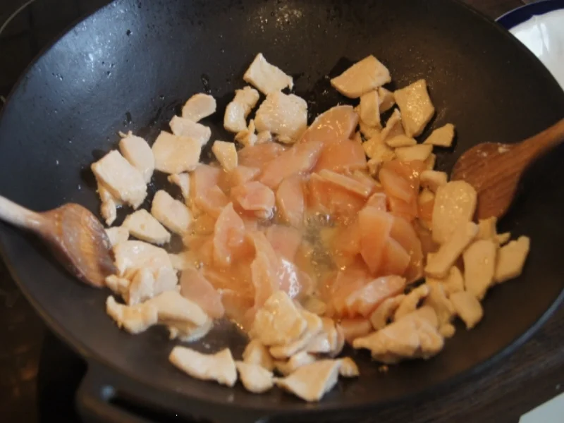 Rezept: Chinesische Nudeln süß-sauer im Wok mit Hähnchenbrustfilet und Ananas Bild Nr. 242 Chinesische Nudeln süß-sauer im Wok mit Hähnchenbrustfilet und Ananas - Rezept - Bild Nr. 242