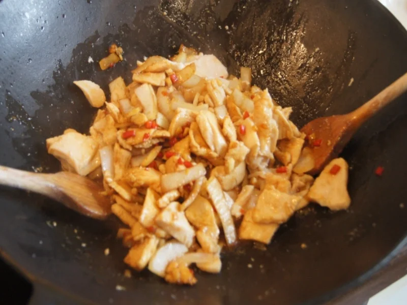 Rezept: Chinesische Nudeln süß-sauer im Wok mit Hähnchenbrustfilet und Ananas Bild Nr. 244 Chinesische Nudeln süß-sauer im Wok mit Hähnchenbrustfilet und Ananas - Rezept - Bild Nr. 244