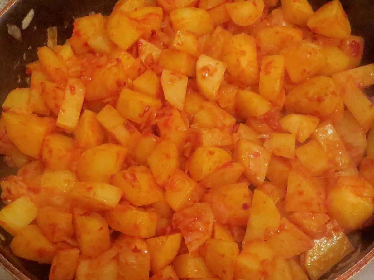 Kochen: Kartoffel Gulasch mit Würstchen - einfach - von rainbow3 Kochen: Kartoffel Gulasch mit Würstchen - einfach - von rainbow3