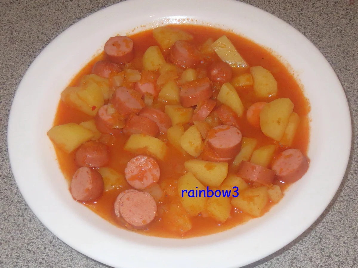 Rezept: Kochen: Kartoffel-Gulasch mit Würstchen Bild Nr. 239 Kochen: Kartoffel-Gulasch mit Würstchen - Rezept - Bild Nr. 239