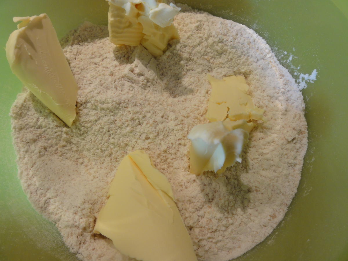Dessert: ERBEER/STACHELBEER CRUMBLE - einfach - von Rezeptsammlerin