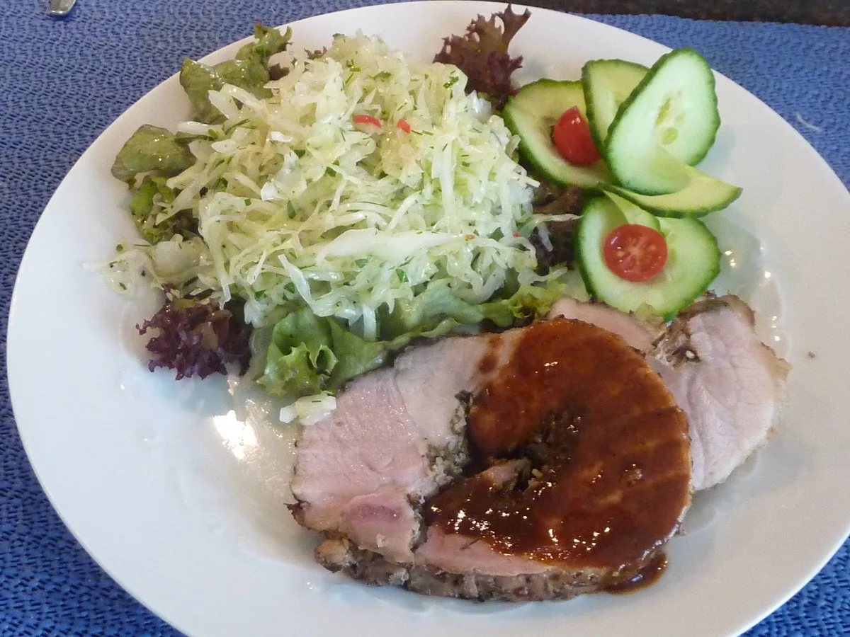 Schweineschulter- Braten mit Kräuter und Kohlsalat. - Rezept - Bild Nr. 276
