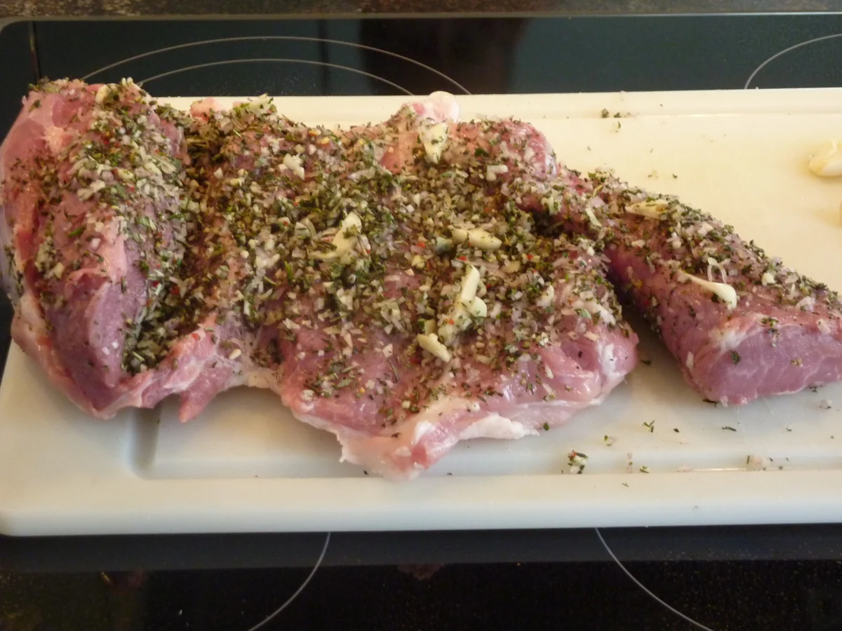 Schweineschulter- Braten mit Kräuter und Kohlsalat. - Rezept - Bild Nr. 277