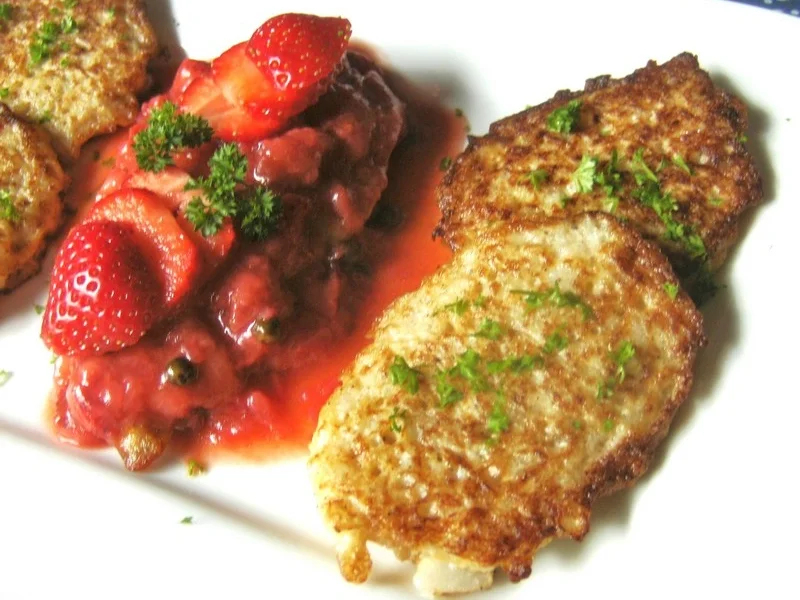Rezept: Blumenkohl - Puffer und Hähnchenschnitzel mit Erdbeer - Chutney Bild Nr. 282 Blumenkohl - Puffer und Hähnchenschnitzel mit Erdbeer - Chutney - Rezept - Bild Nr. 282