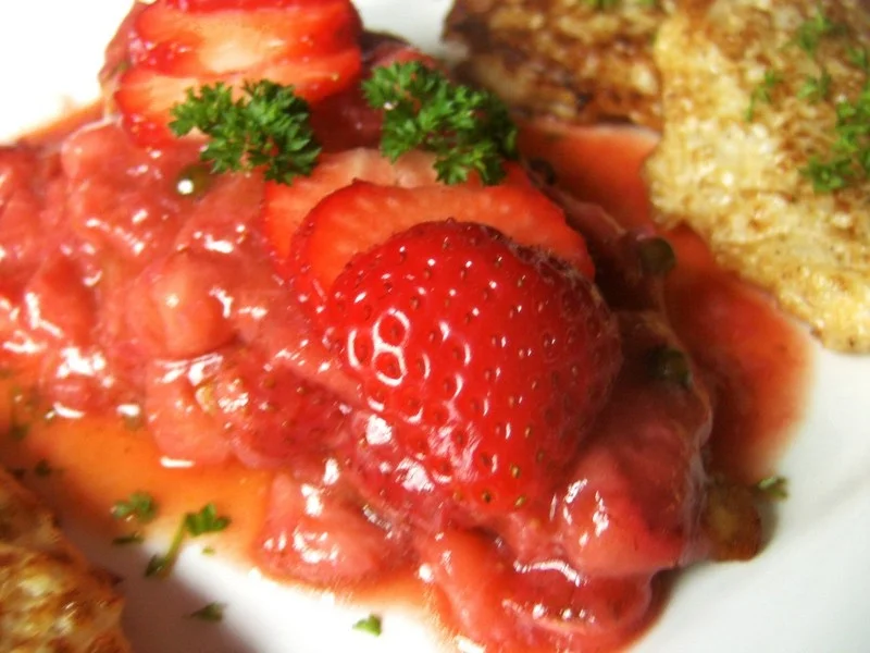 Rezept: Blumenkohl - Puffer und Hähnchenschnitzel mit Erdbeer - Chutney Bild Nr. 283 Blumenkohl - Puffer und Hähnchenschnitzel mit Erdbeer - Chutney - Rezept - Bild Nr. 283