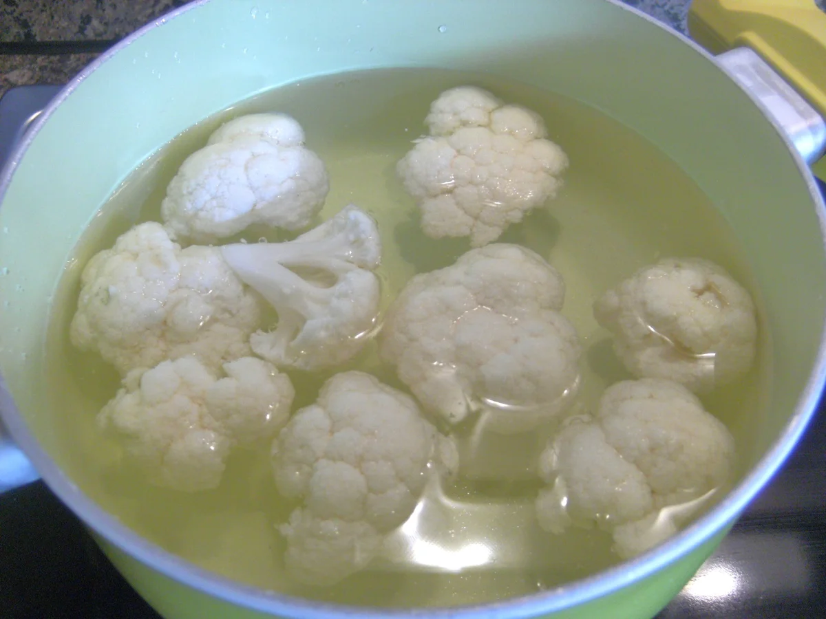 Rezept: Blumenkohl - Puffer und Hähnchenschnitzel mit Erdbeer - Chutney Bild Nr. 284 Blumenkohl - Puffer und Hähnchenschnitzel mit Erdbeer - Chutney - Rezept - Bild Nr. 284