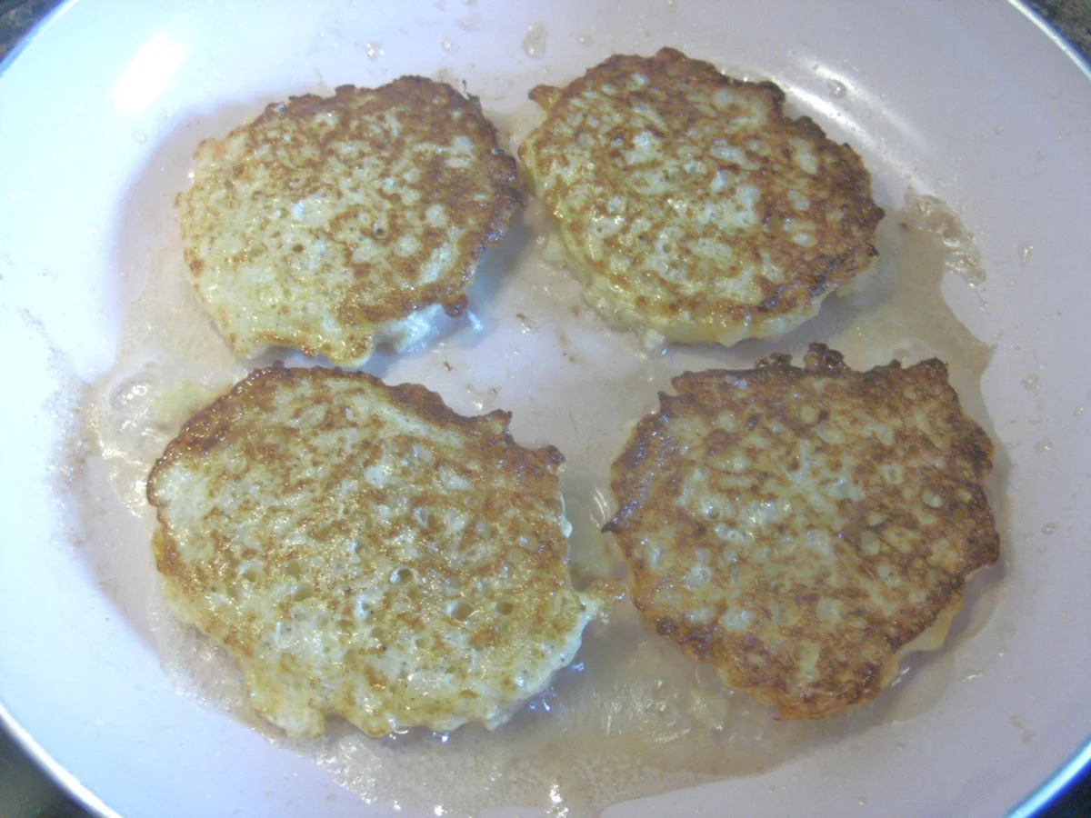 Rezept: Blumenkohl - Puffer und Hähnchenschnitzel mit Erdbeer - Chutney Bild Nr. 287 Blumenkohl - Puffer und Hähnchenschnitzel mit Erdbeer - Chutney - Rezept - Bild Nr. 287